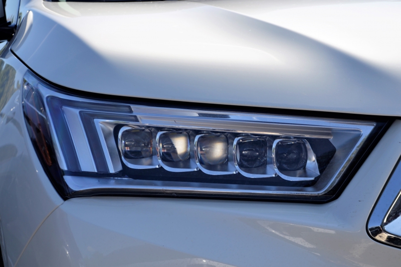 concession-auto-LE VAL-min_acura-headlamp-2834131